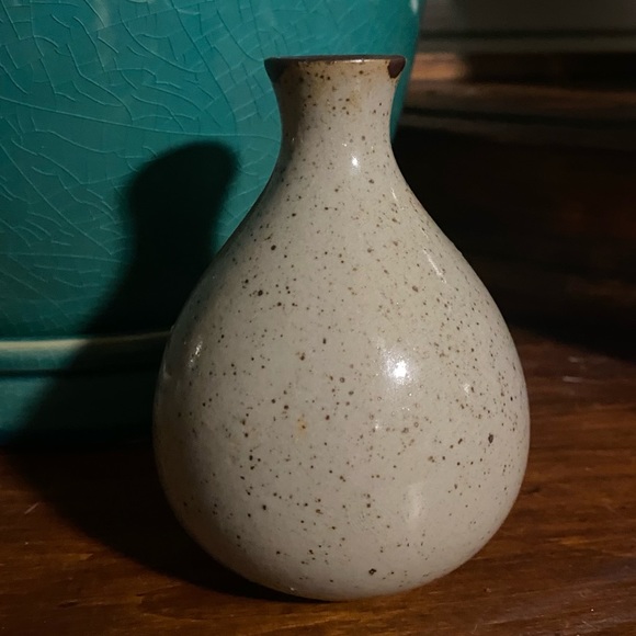Vintage Small Grey Speckled Floral Takahashi Bud Vase - Picture 3 of 7